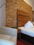 holzpaneele-for-rest-cuts-eiche-hotelzimmer-2